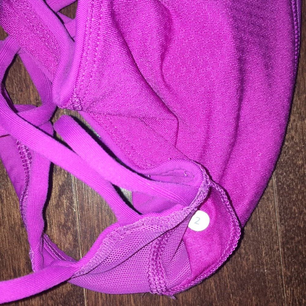 Lululemon - Picture 3 of 3